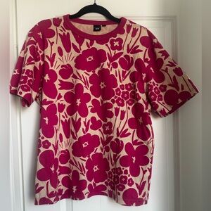 Marimekko Uniqlo Women’s Pink Floral Tee Shirt Size Large
